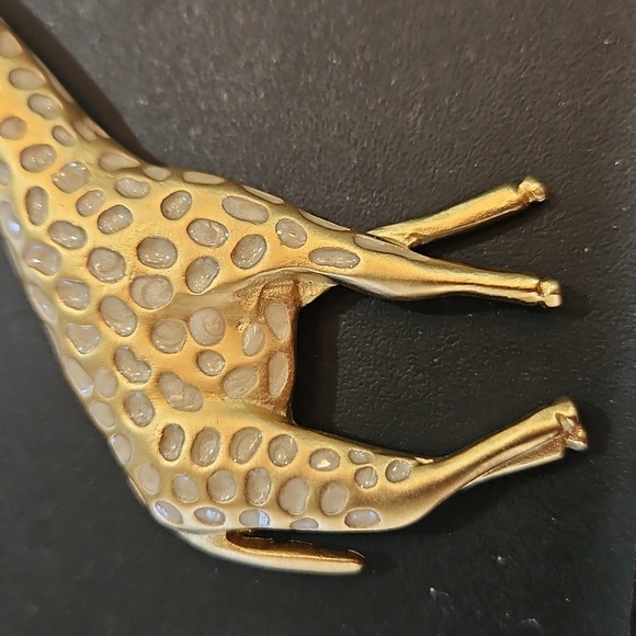 CS Marked GIRAFFE Vintage Brooch Matte Brushed Gold Gem Eye Marked - Picture 3 of 5